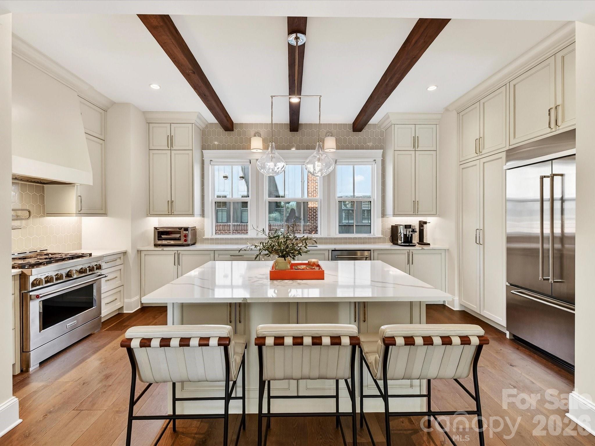 3074 Selwyn Avenue, Charlotte NC 28209