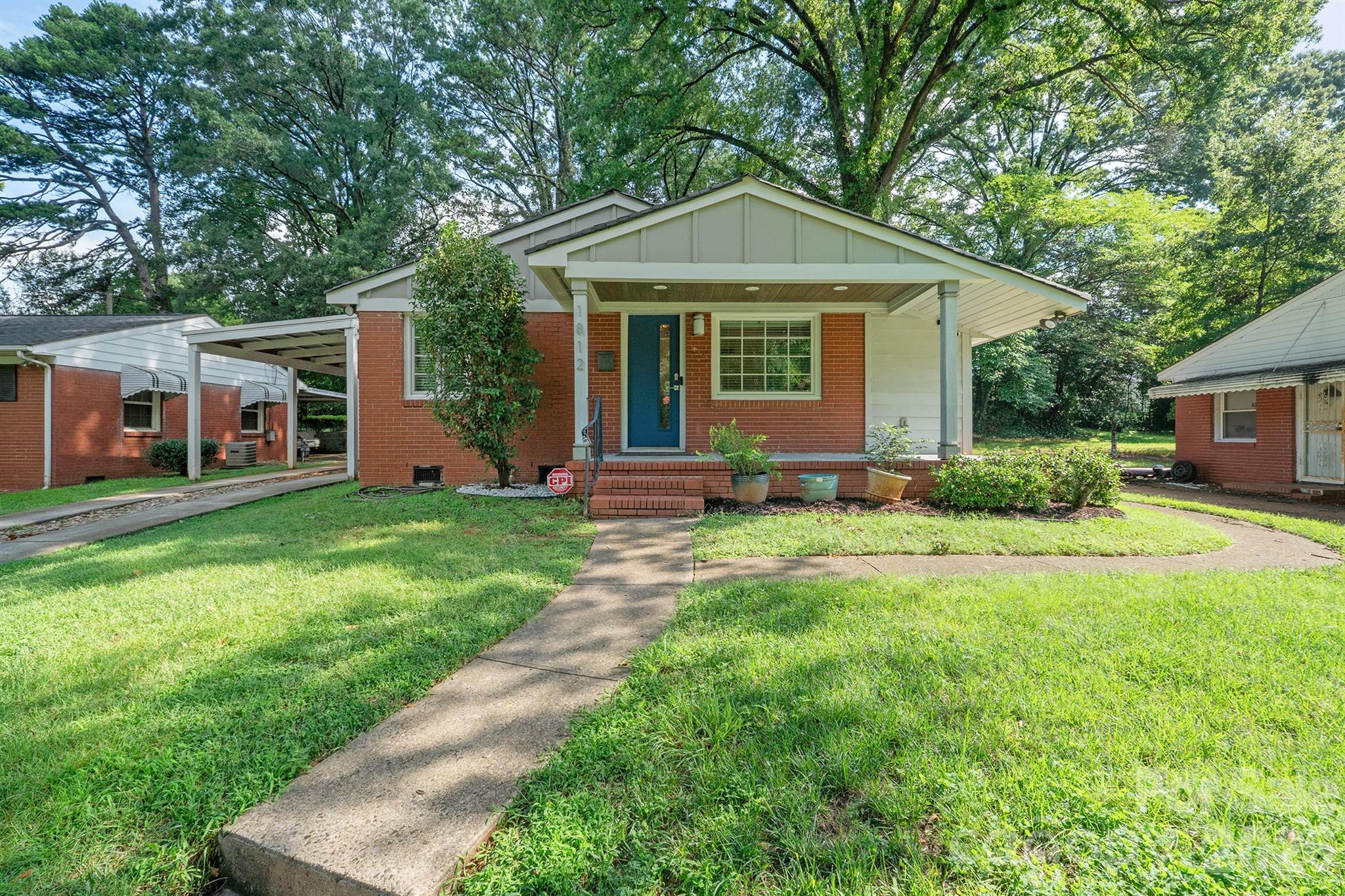 1812 Van Buren Avenue, Charlotte NC 28216