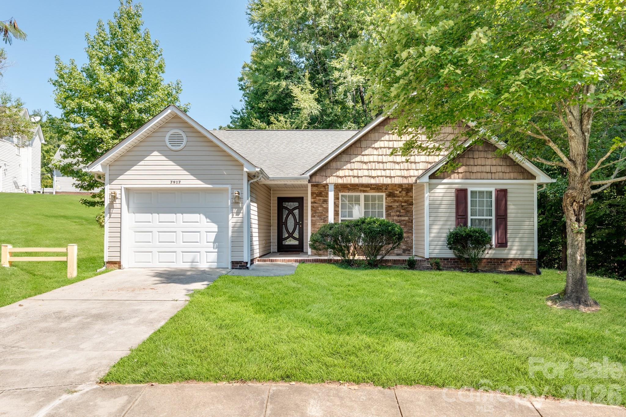 7917 Pebbleridge Drive, Charlotte NC 28212