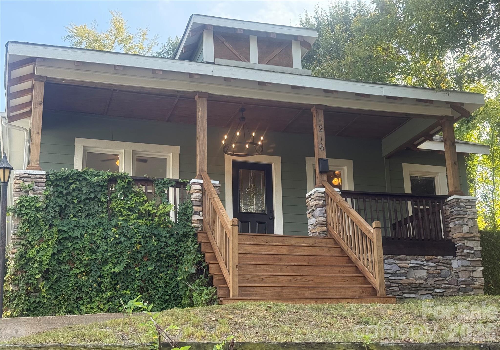 216 E Catawba Avenue, Mount Holly NC 28120