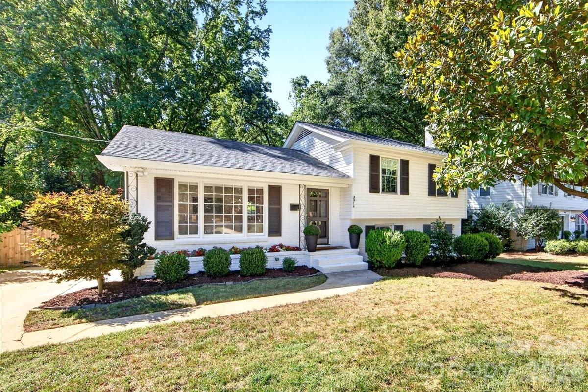 3914 Chandworth Road, Charlotte NC 28210