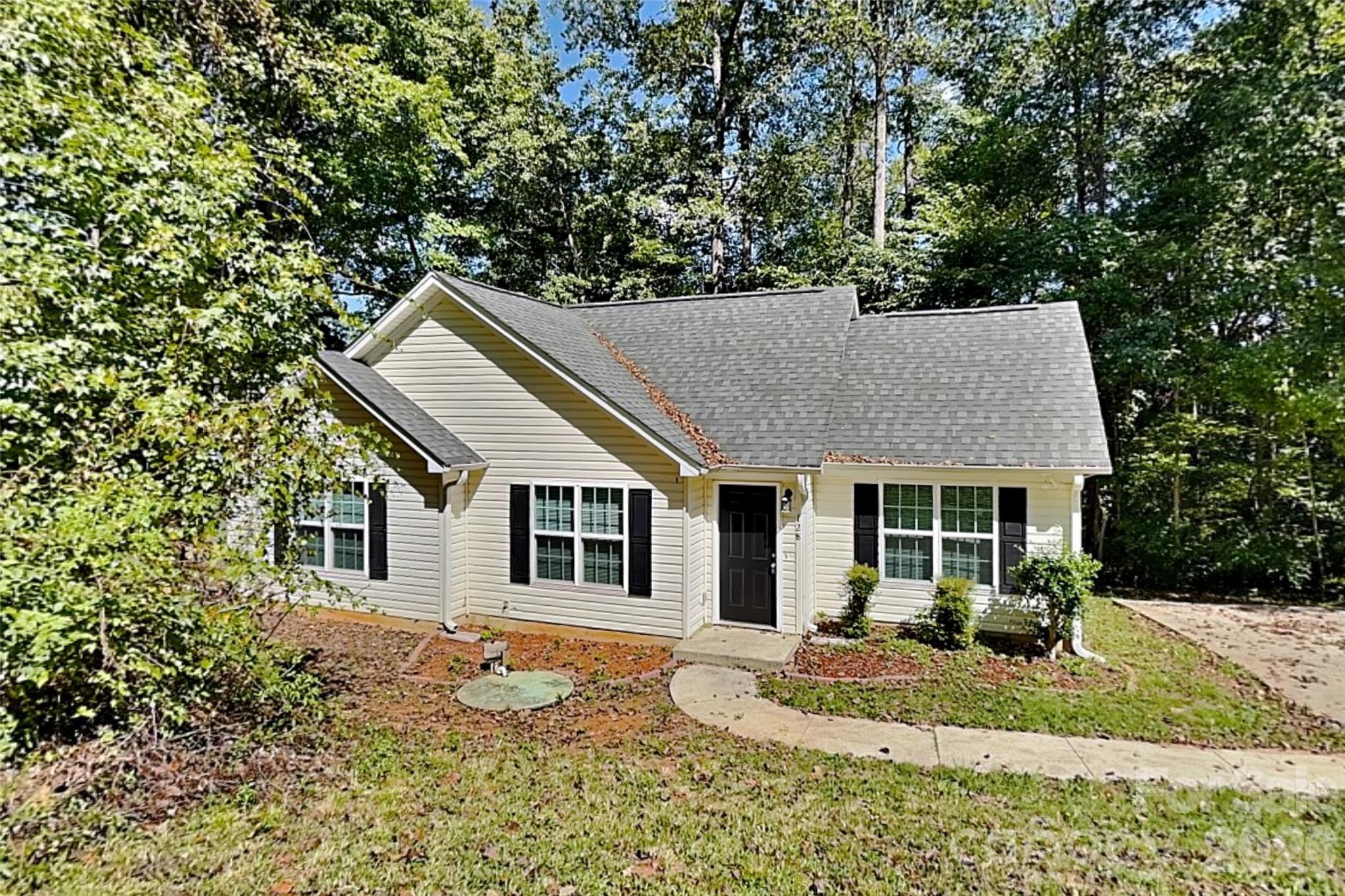 128 Julia Street, Mount Holly NC 28120