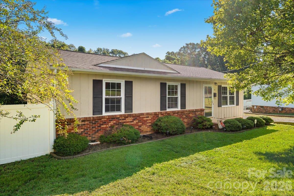 101 Cedar Lane, Mount Holly NC 28120
