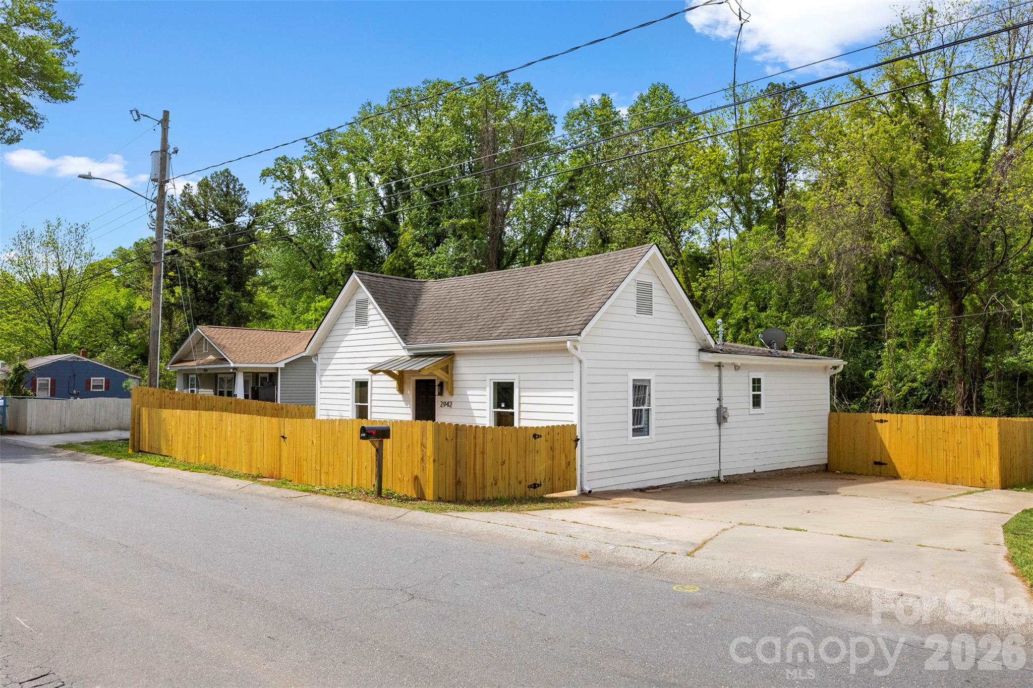 2942 Reid Avenue, Charlotte NC 28208