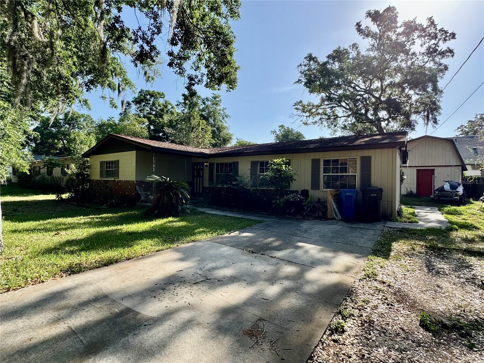 1703 N TAYLOR RD, Brandon FL 33510