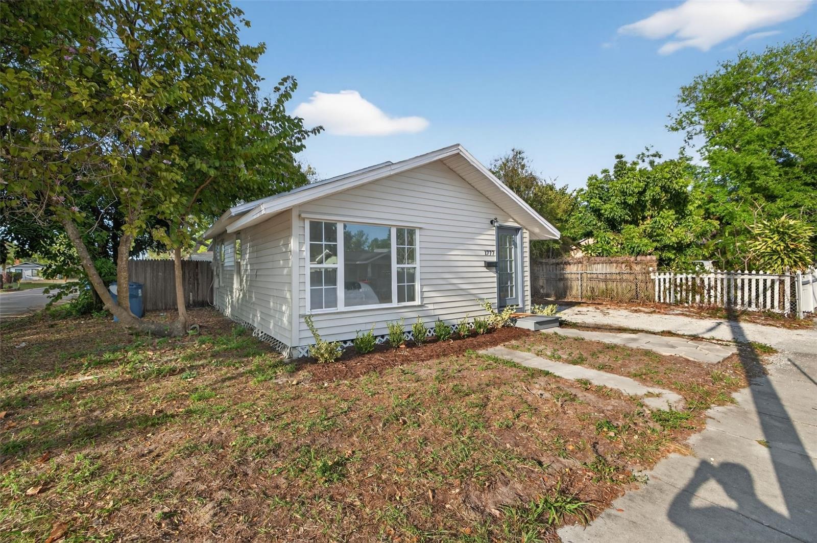 1777 28TH AVE N, St Petersburg FL 33713