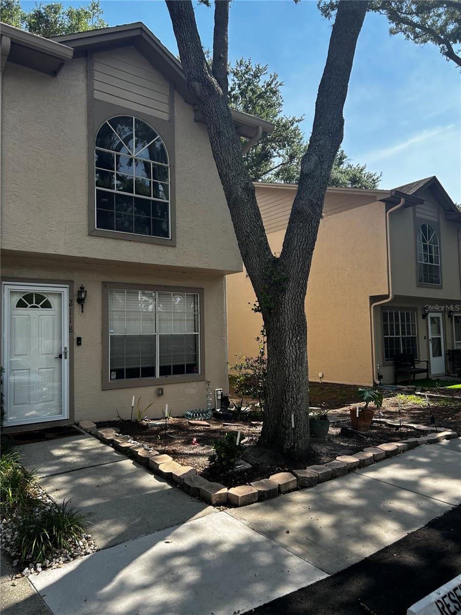 2118 FLETCHERS POINT CIR, Tampa FL 33613