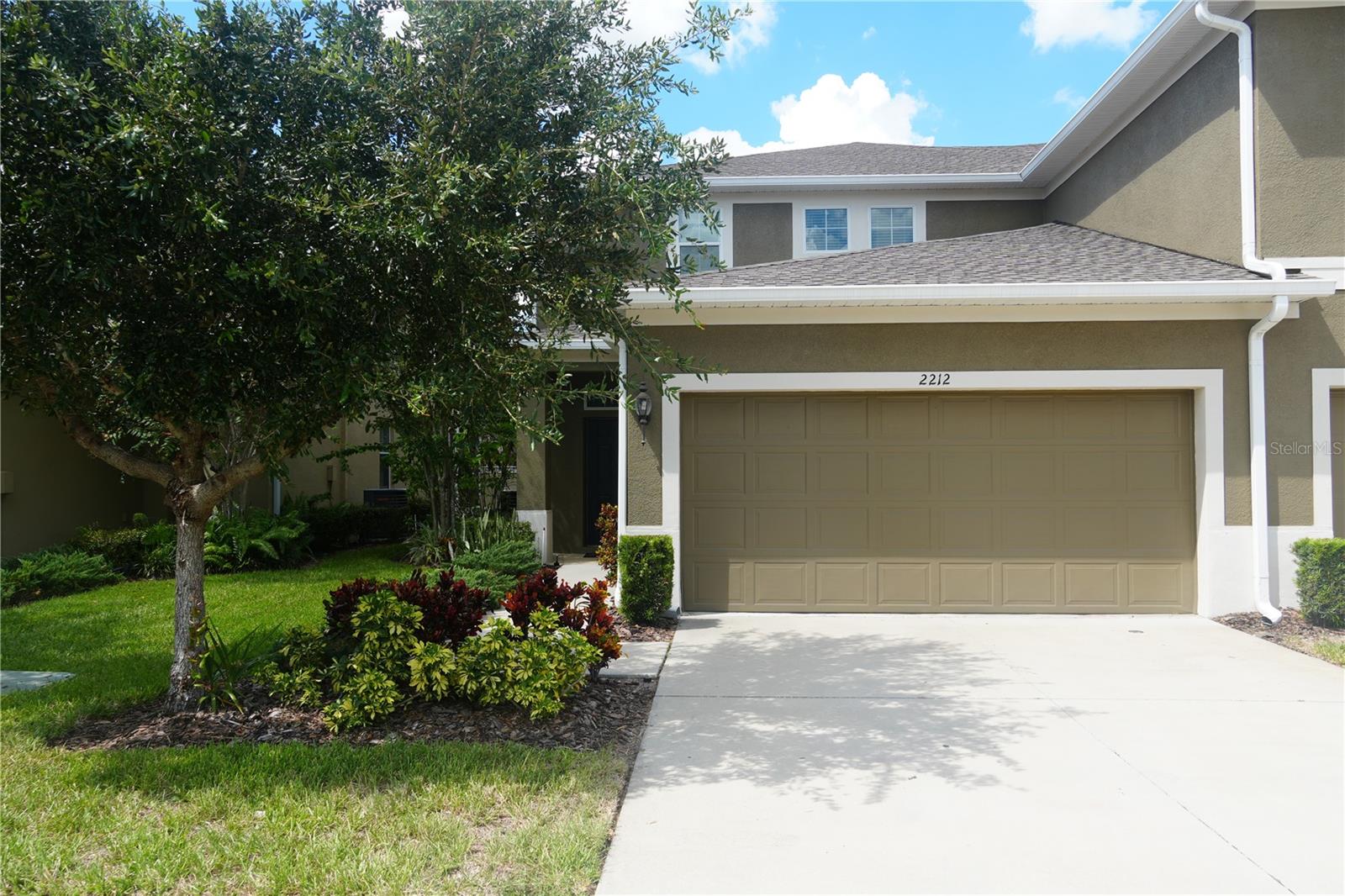 2212 LENNOX DALE LN, Brandon FL 33510