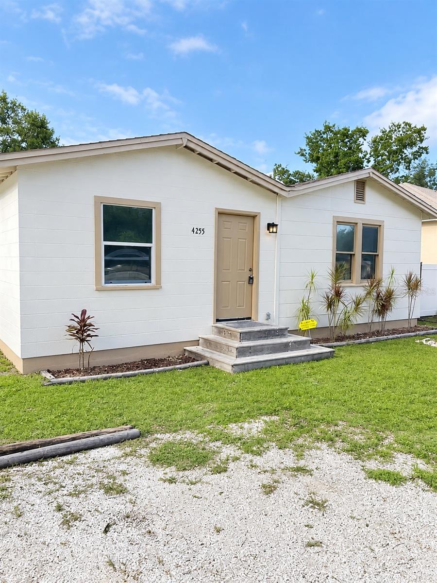 4255 43RD AVE N, St Petersburg FL 33714