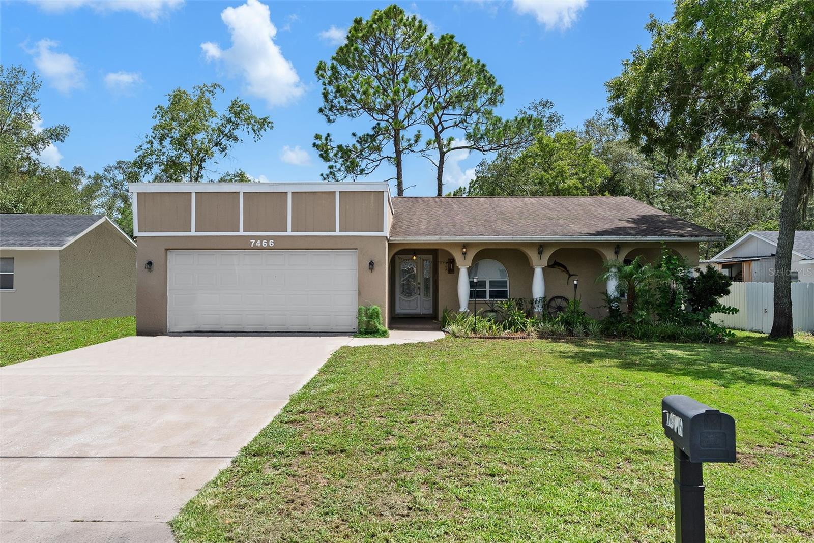 7466 APACHE TRL, Spring Hill FL 34606