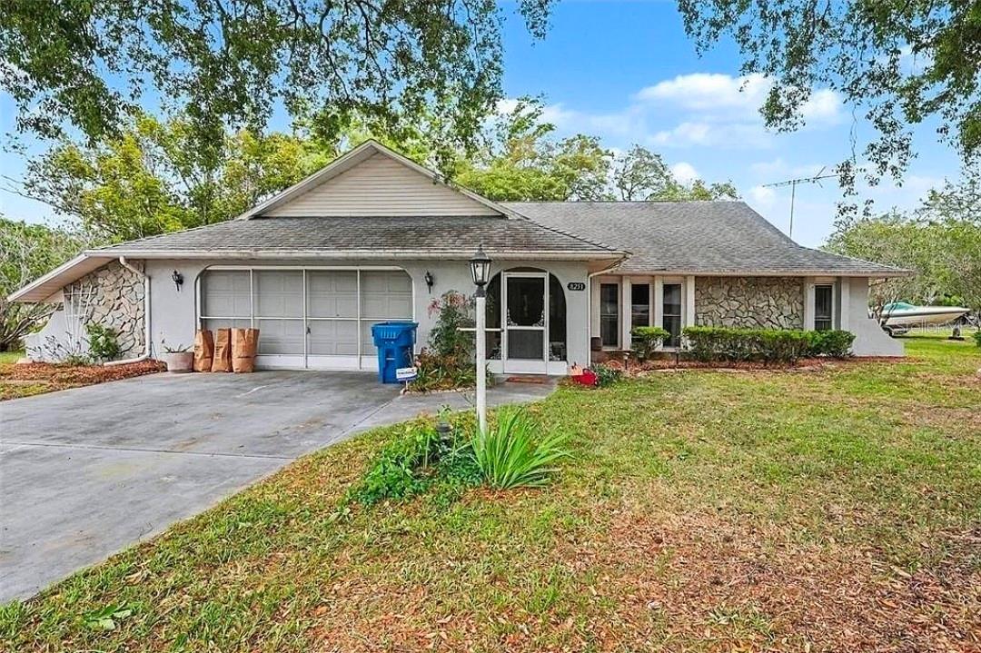 8251 EARLSHIRE LN, Spring Hill FL 34606
