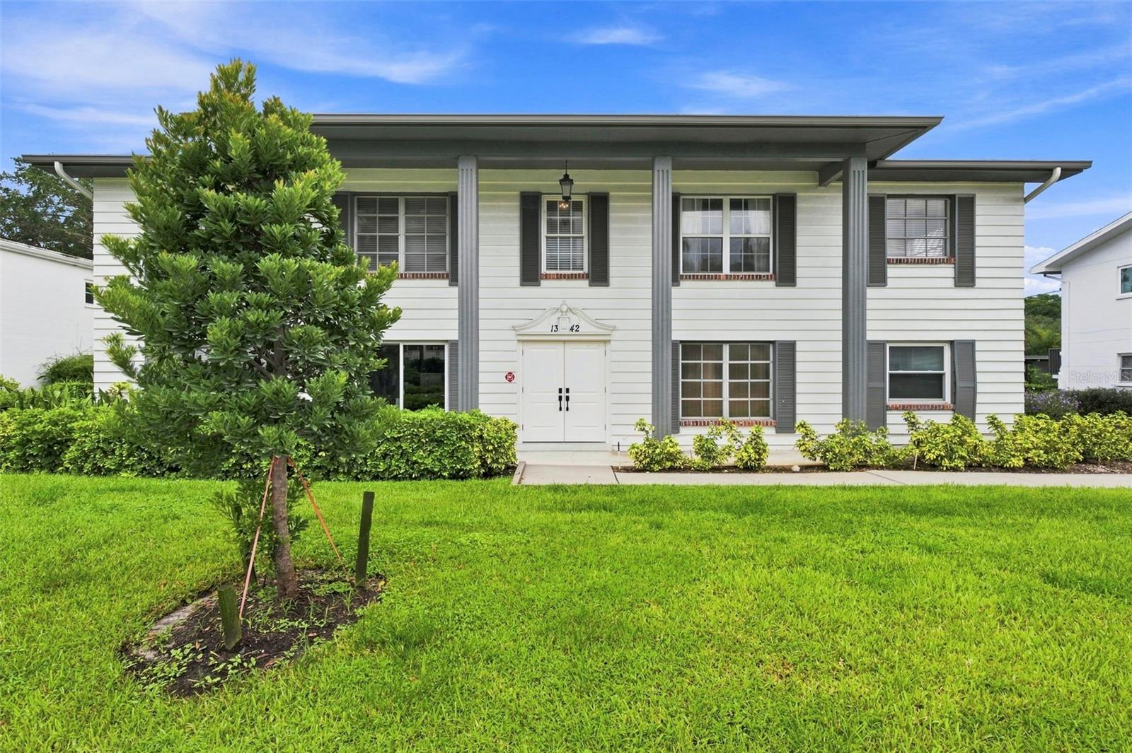 1342 SNELL ISLE BLVD NE #4, St Petersburg FL 33704