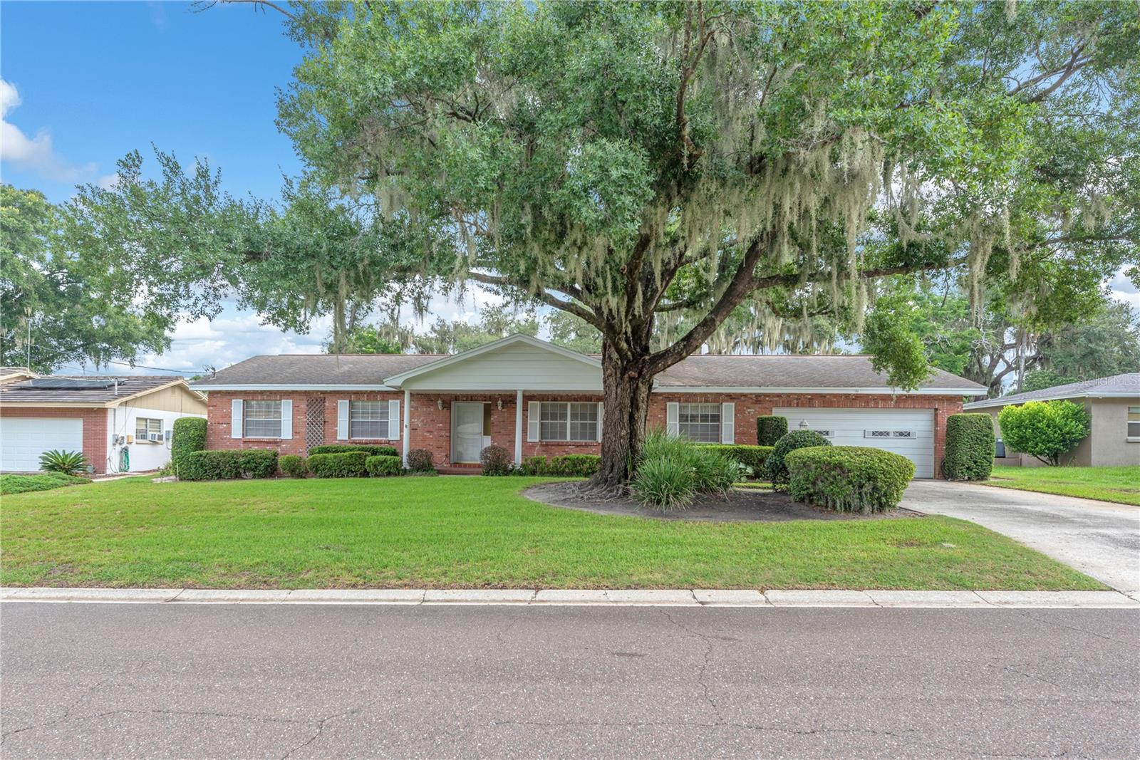 110 ASHBROOK DR, Brandon FL 33511