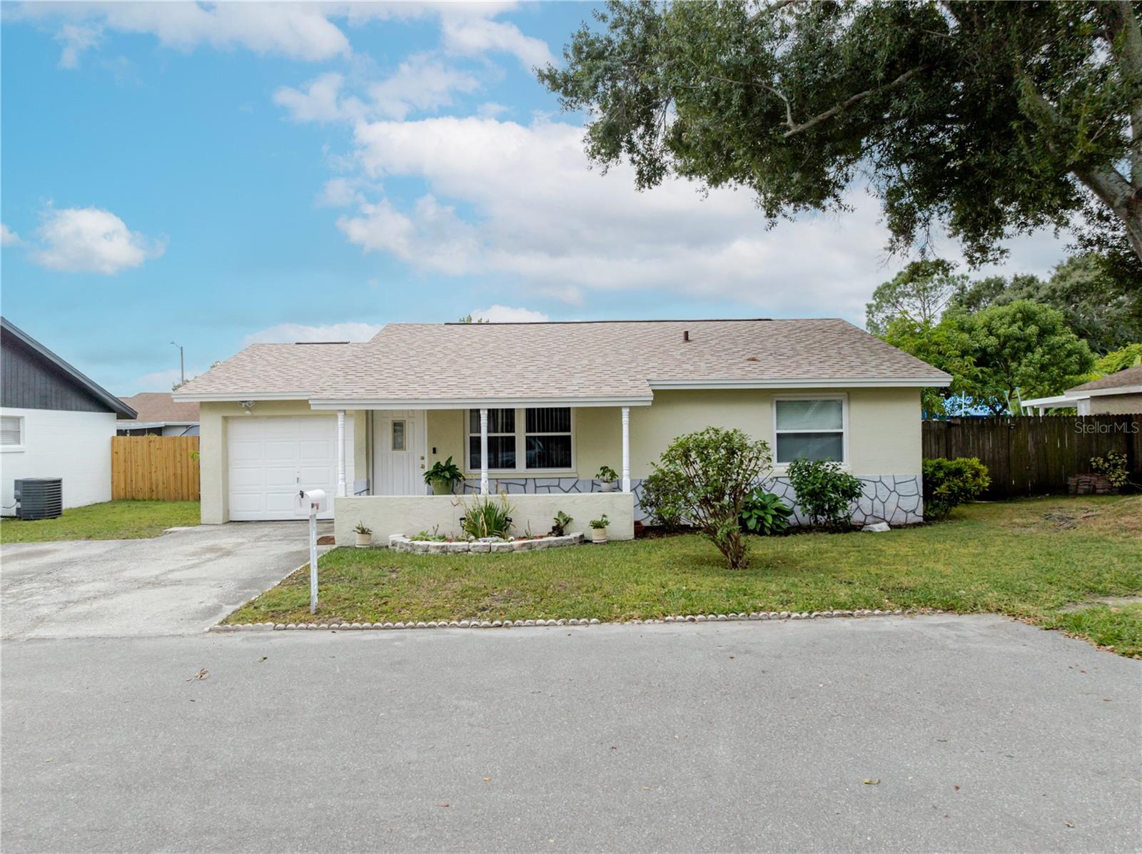 10118 HUNTERS POINT CT, Tampa FL 33615