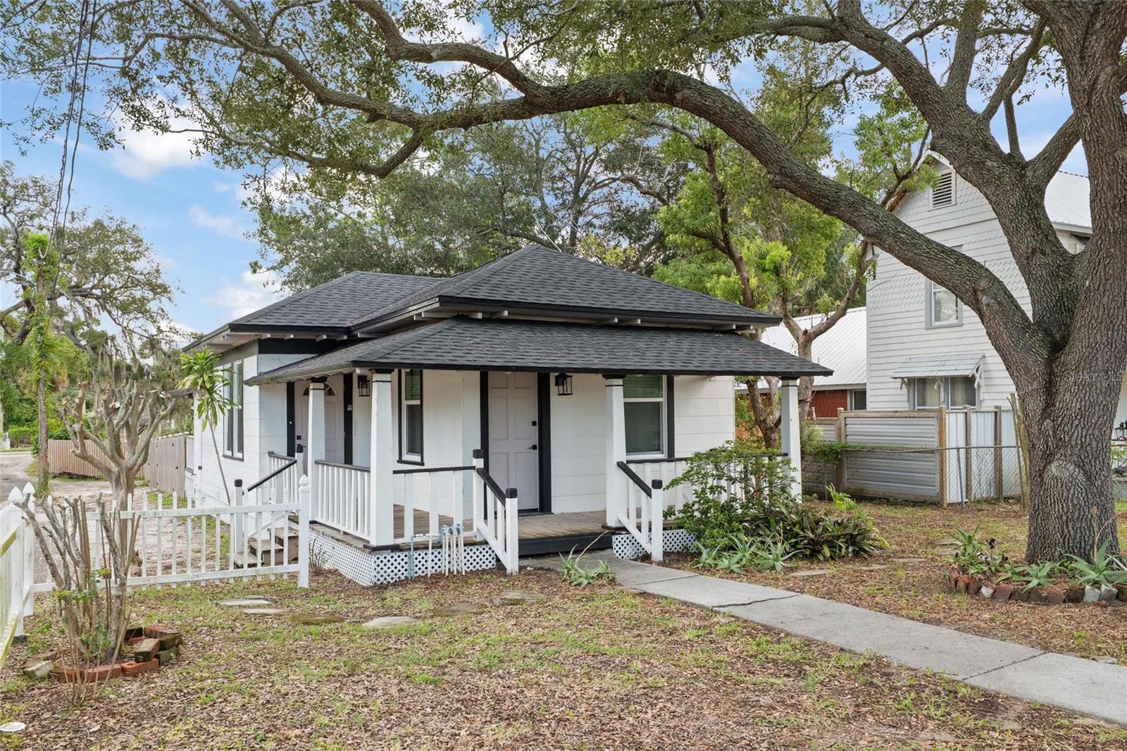 136 N RING AVE, Tarpon Springs FL 34689