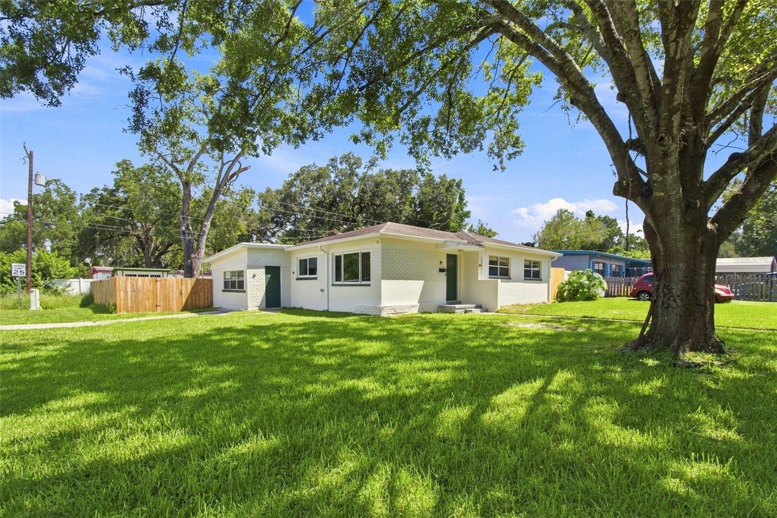 2002 E HAMILTON AVE, Tampa FL 33610