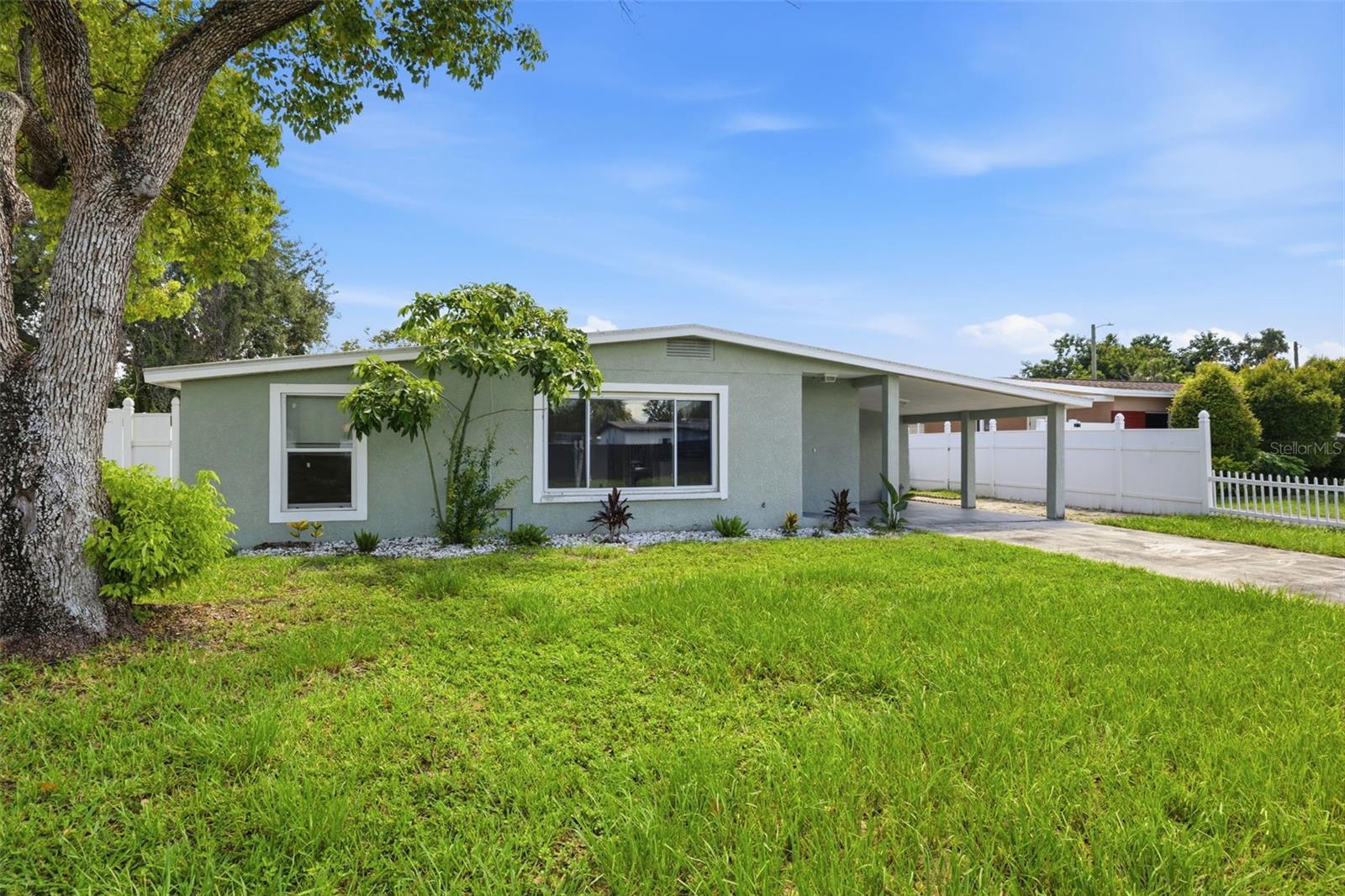 7806 TANGLEWOOD LN, Tampa FL 33615