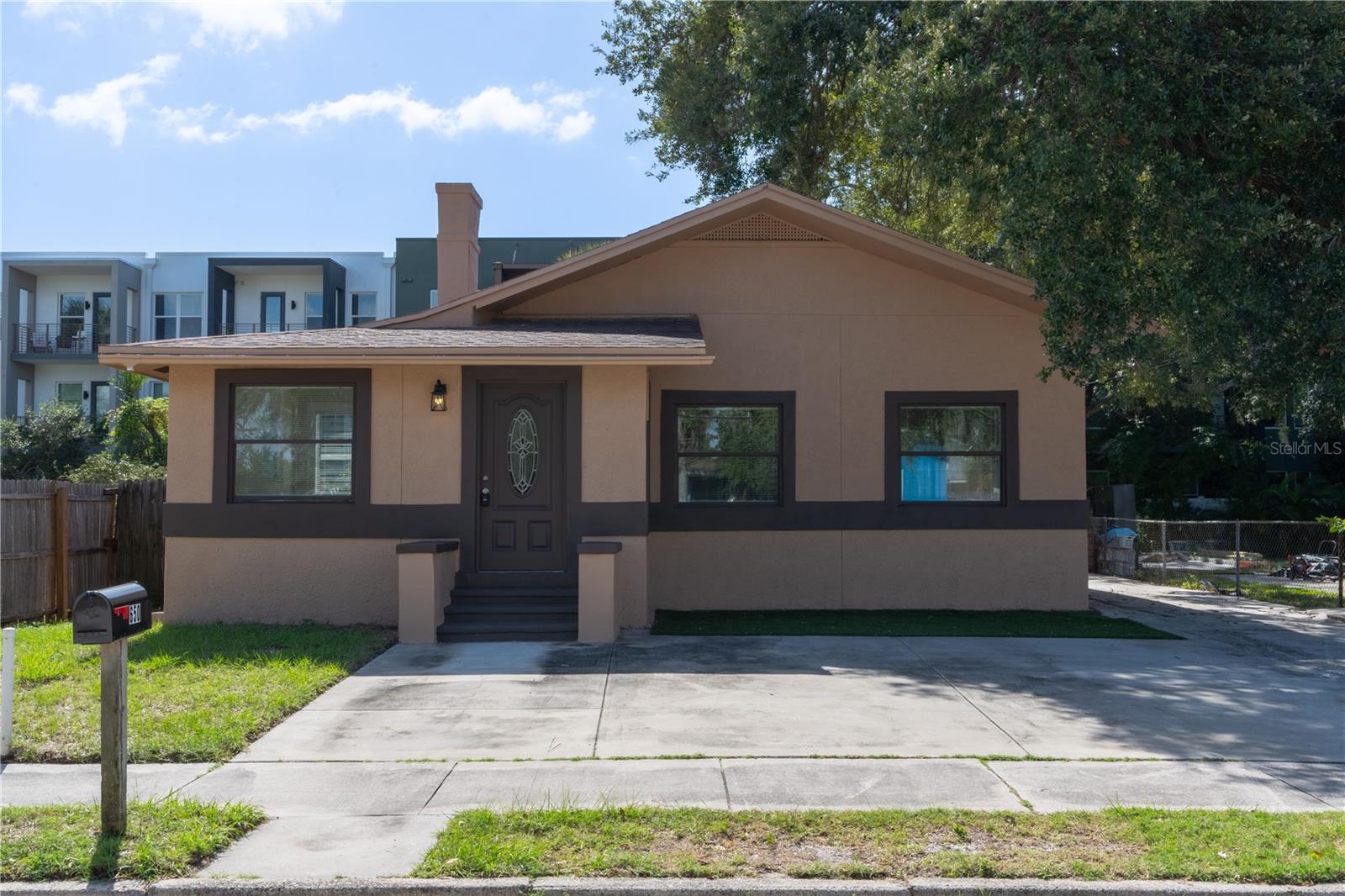 650 30TH AVE S, St Petersburg FL 33705