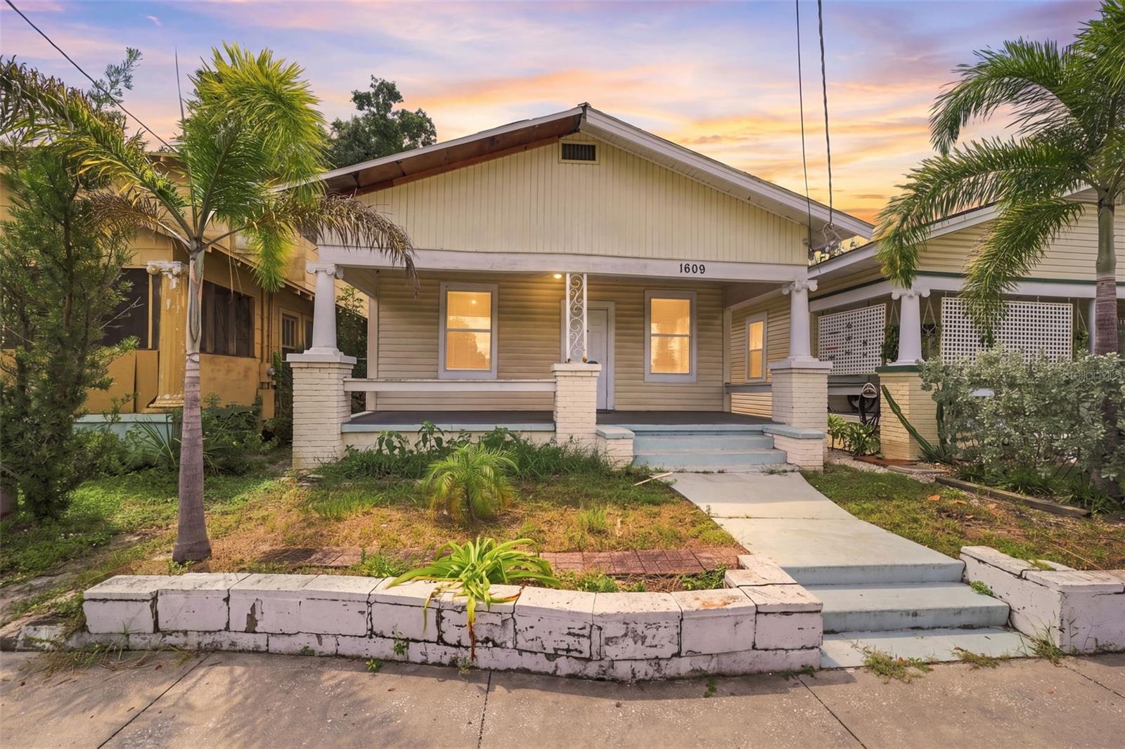 1609 E LAKE AVE, Tampa FL 33610