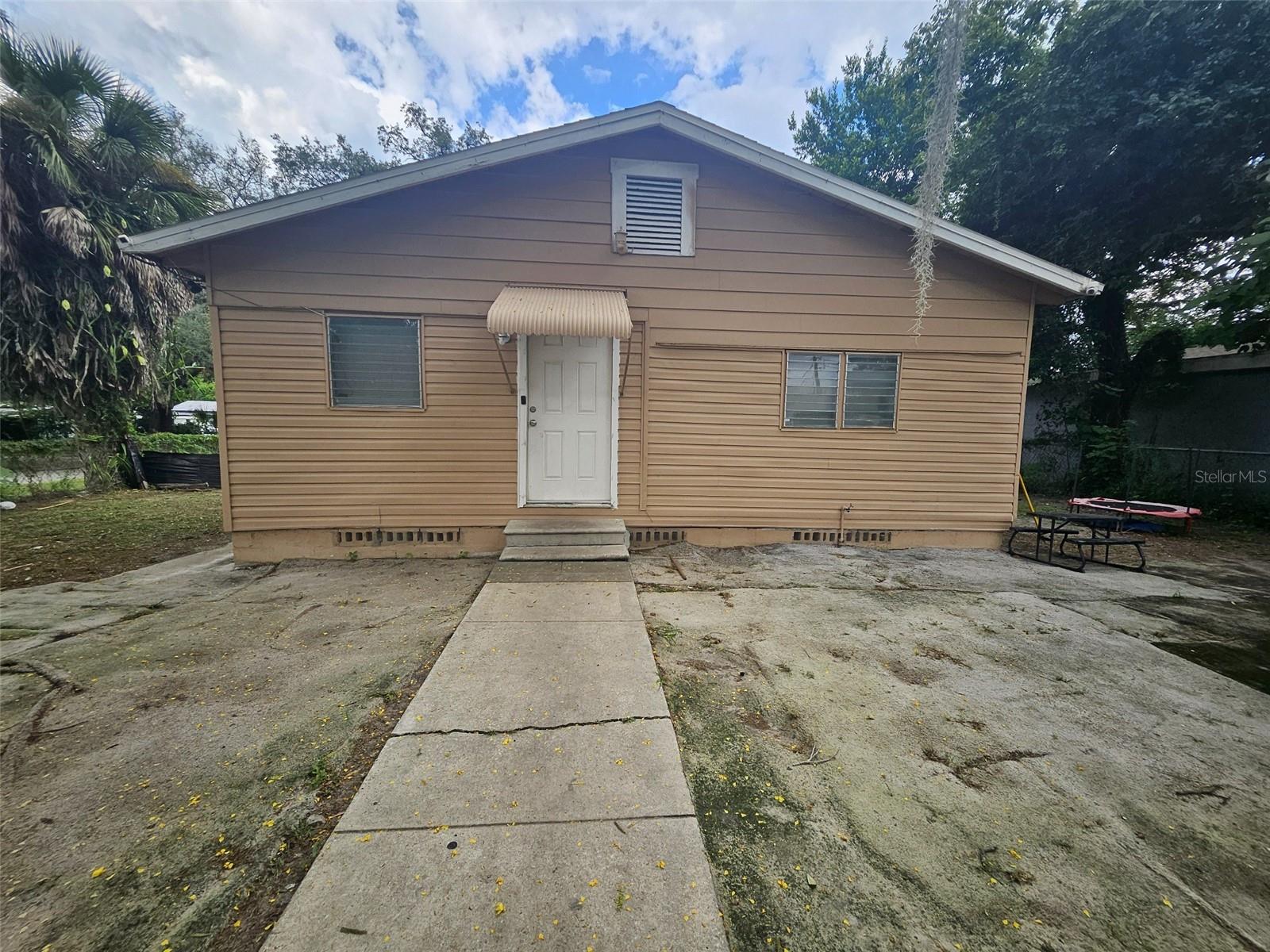 1410 E ANNIE ST, Tampa FL 33612