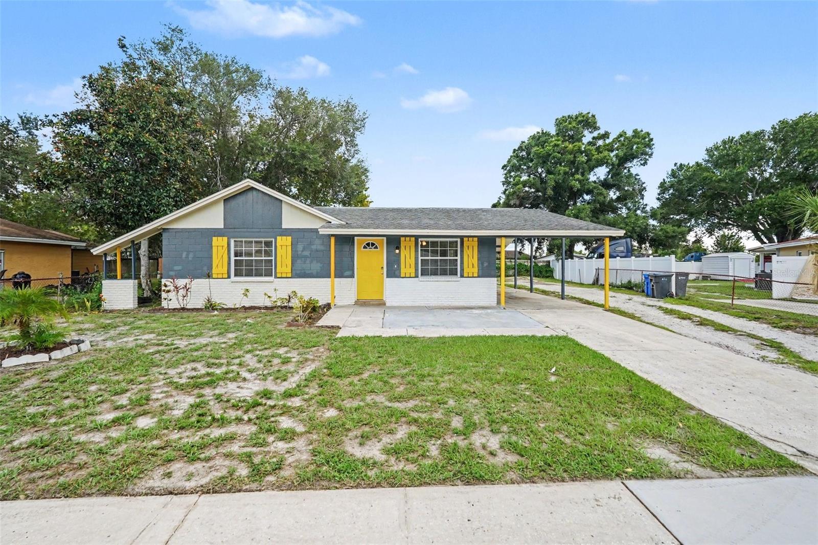 8503 FISH LAKE RD, Tampa FL 33619