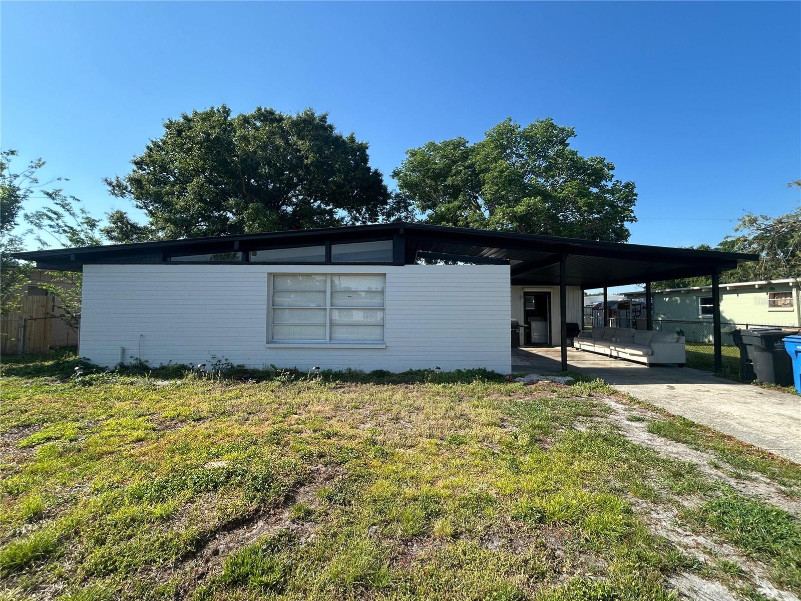 7615 LAVENDER LN, Tampa FL 33619