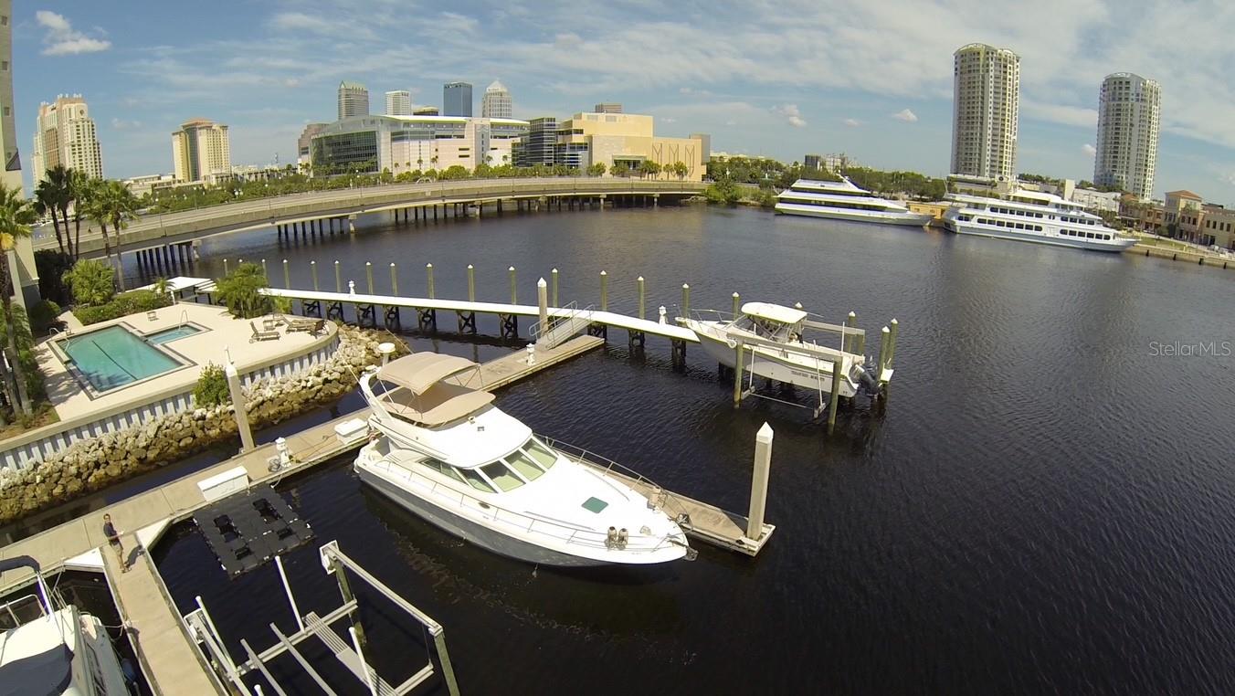 601 GARRISON COVE LN #1-12, Tampa FL 33602