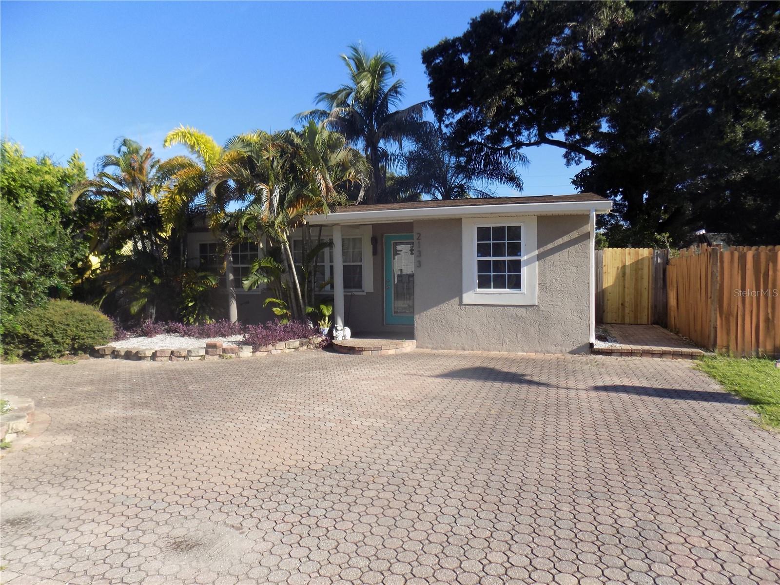 2133 43RD AVE N, St Petersburg FL 33714