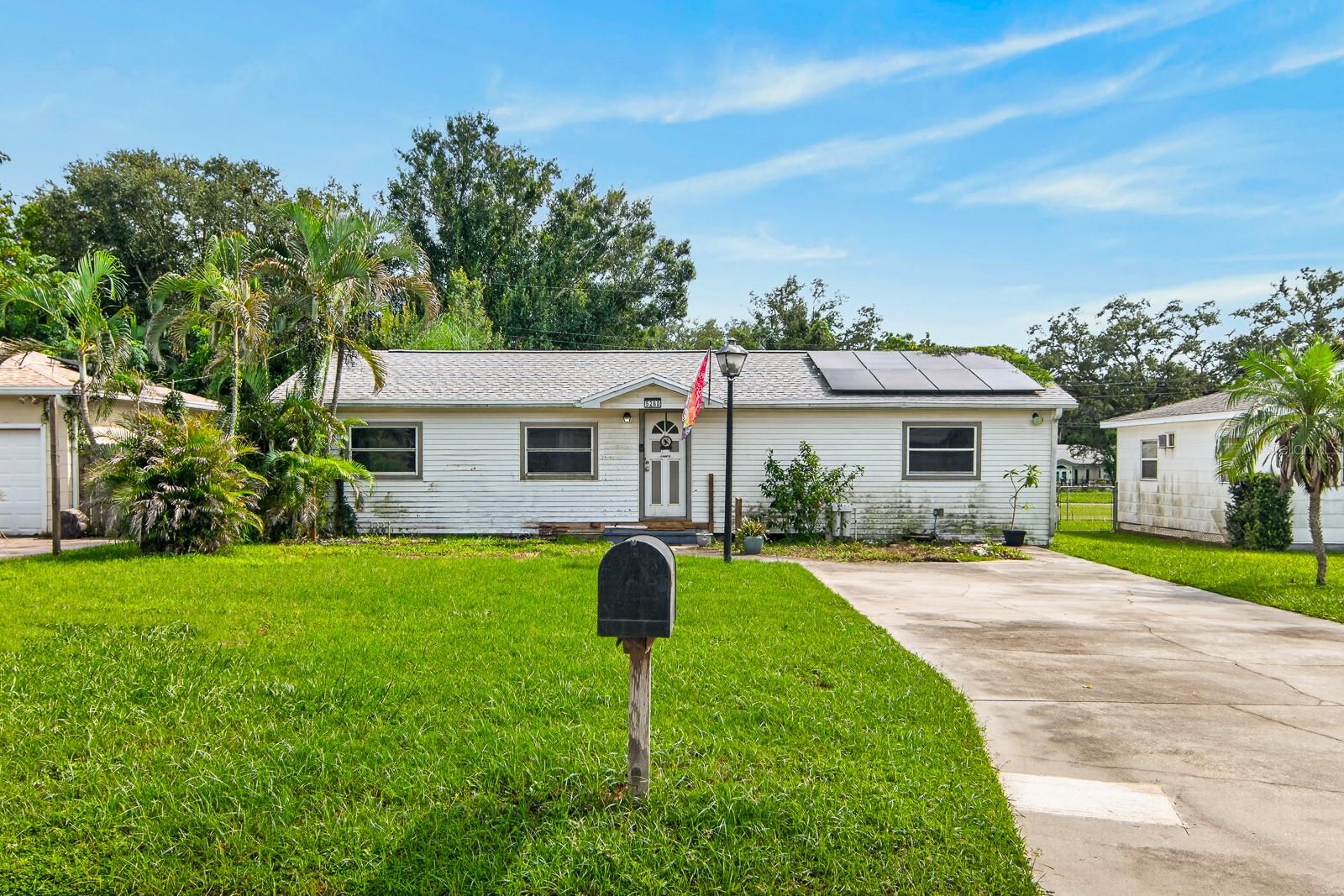 5260 43RD AVE N, St Petersburg FL 33709