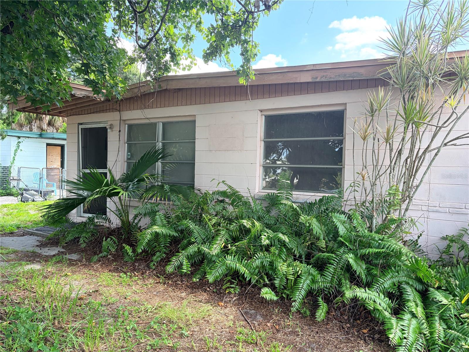 9497 83RD ST, Seminole FL 33777