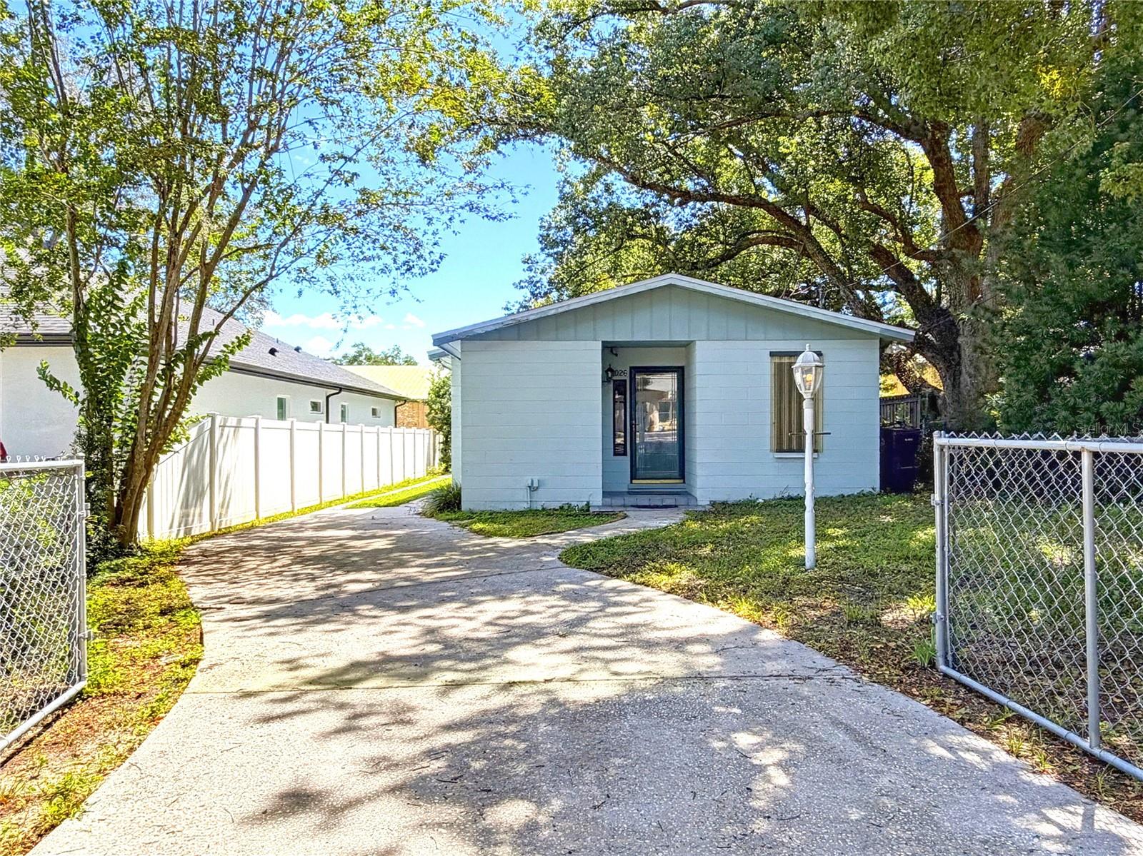 1026 W RAMBLA ST, Tampa FL 33612