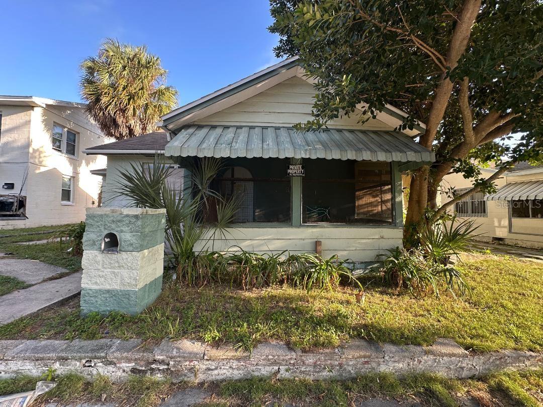 821 PARIS AVE S, St Petersburg FL 33701