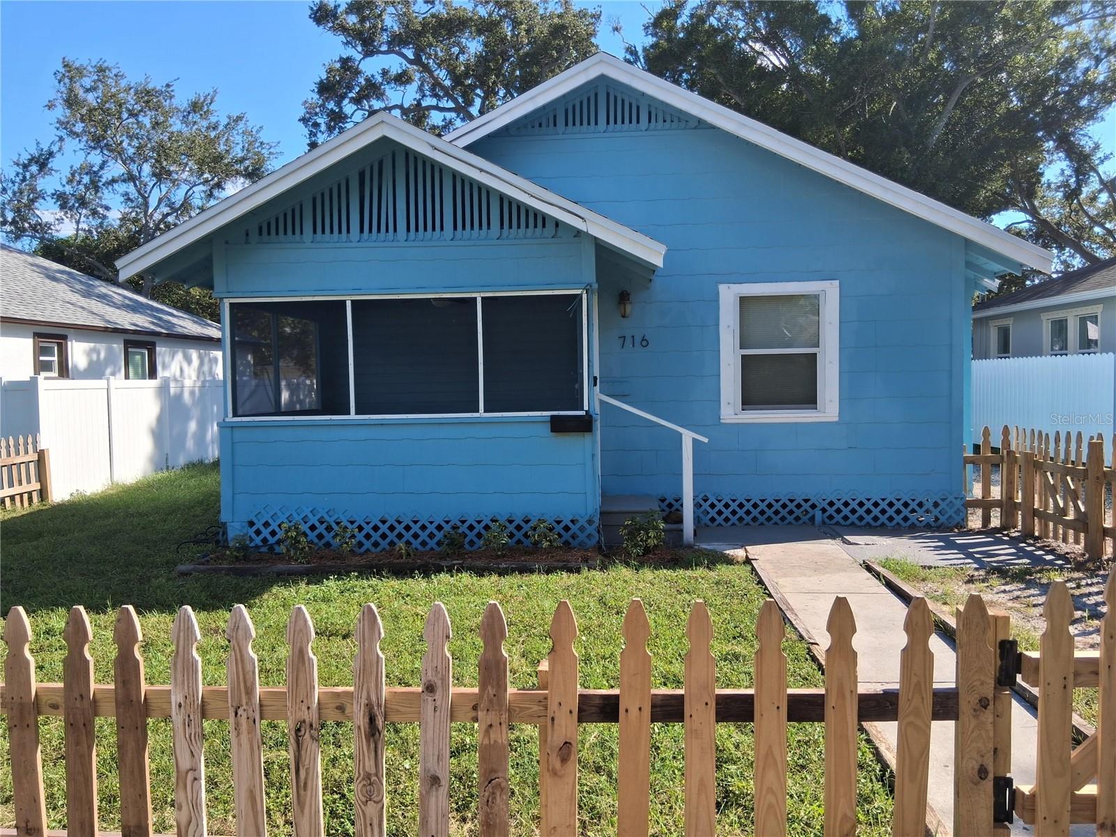 716 15TH AVE S, St Petersburg FL 33701