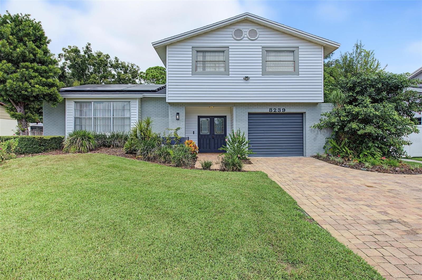 8239 VASSAR CIR, Tampa FL 33634