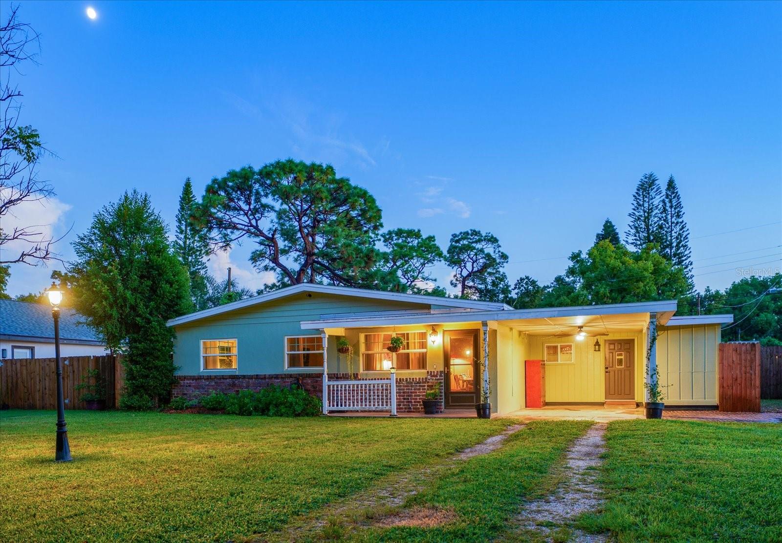 1907 LAKEWOOD DR, Clearwater FL 33763