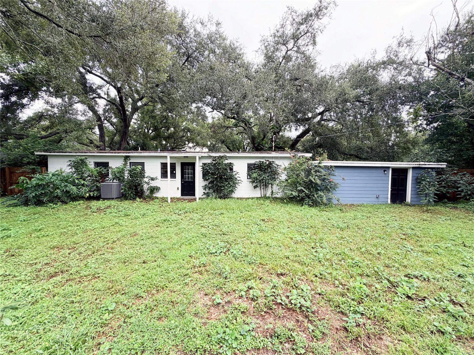 2003 E CLINTON ST, Tampa FL 33610