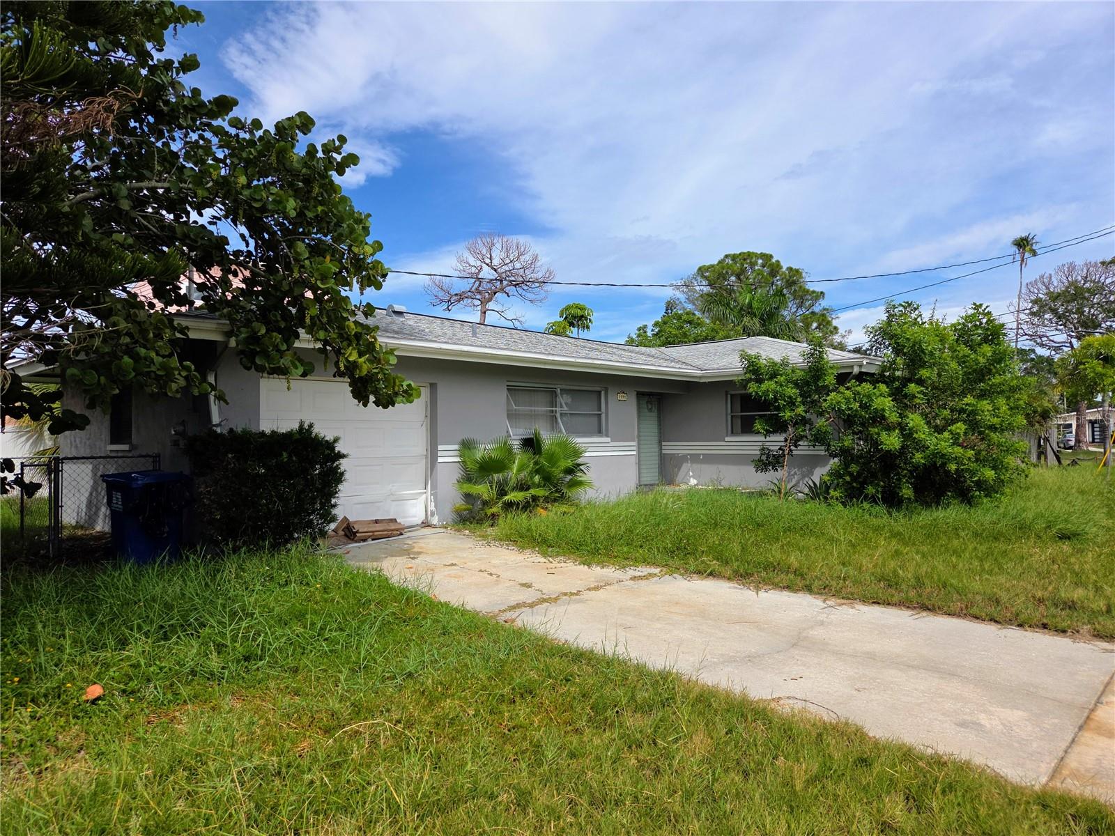 1595 ARIZONA AVE NE, St Petersburg FL 33703