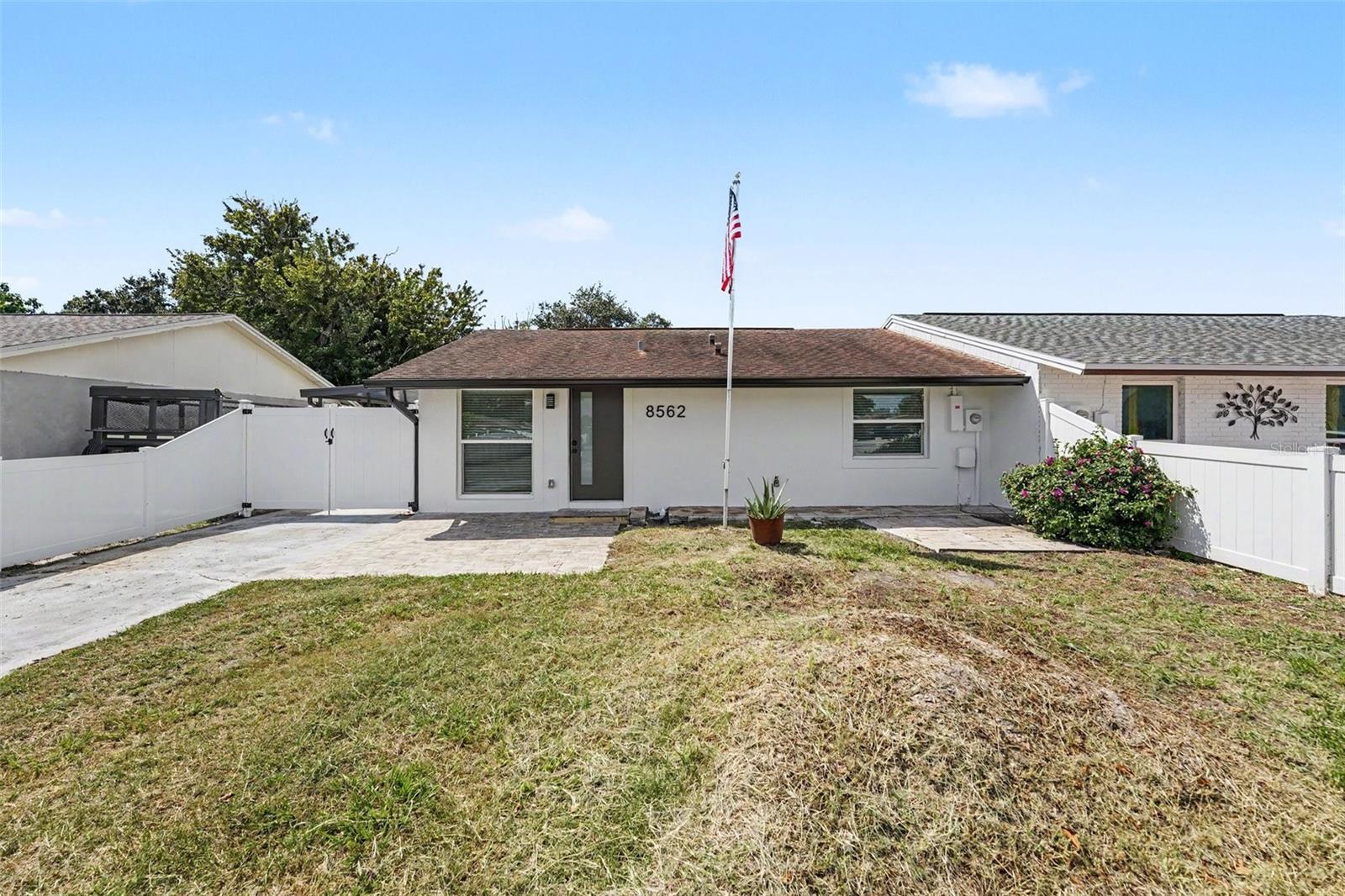 8562 BRIAR GROVE CIR, Tampa FL 33615