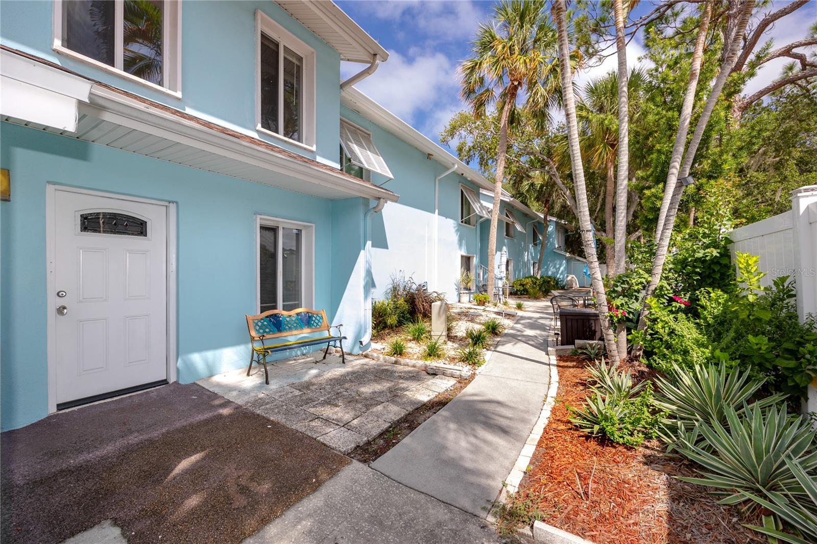 3775 40TH LN S #E, St Petersburg FL 33711