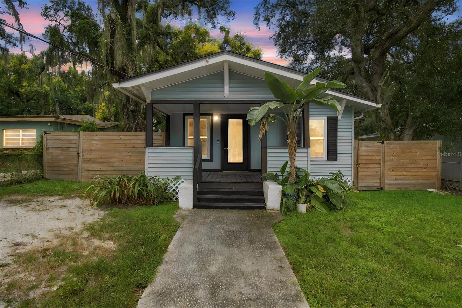 1611 E GENESEE ST, Tampa FL 33610