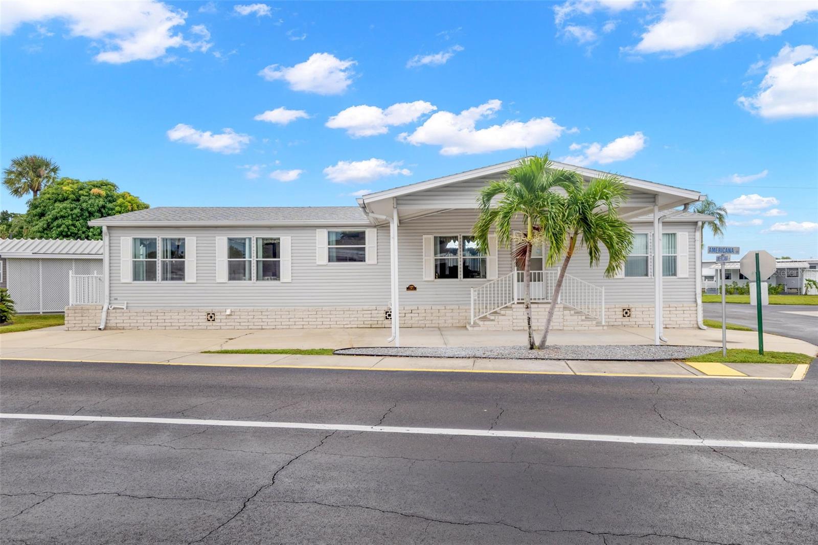 166 AMERICANA CT NE #224, St Petersburg FL 33702