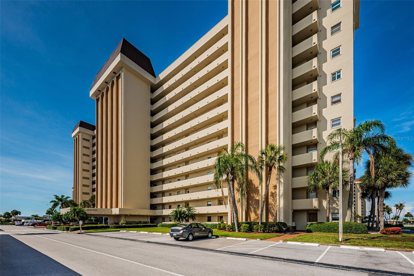 4575 COVE CIR #1003, St Petersburg FL 33708
