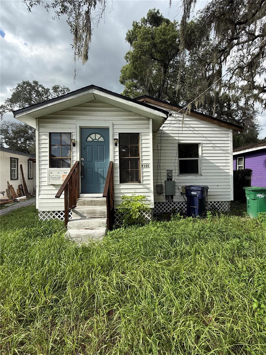 1202 E OSBORNE AVE, Tampa FL 33603