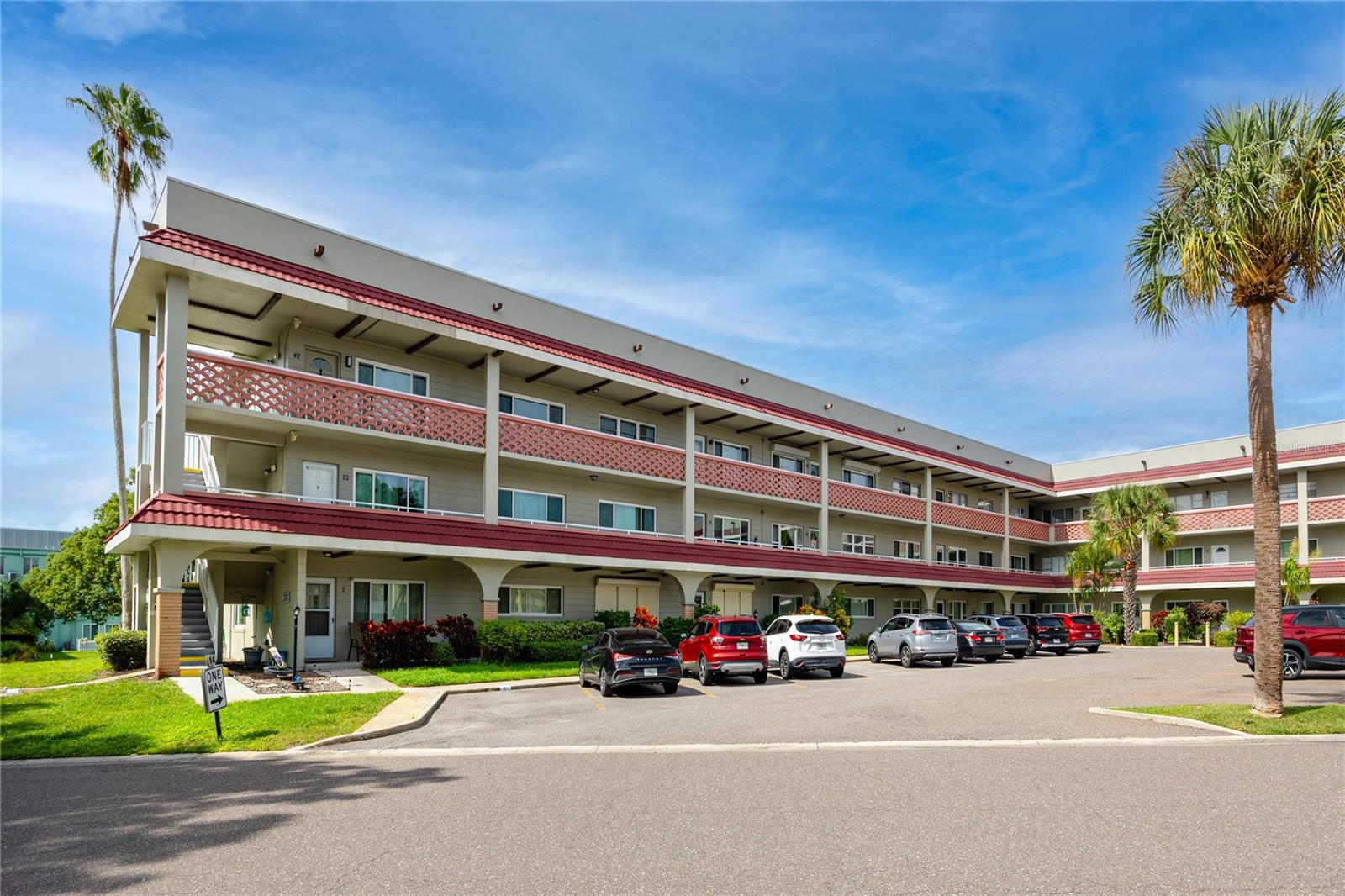 2072 AUSTRALIA WAY W #42, Clearwater FL 33763