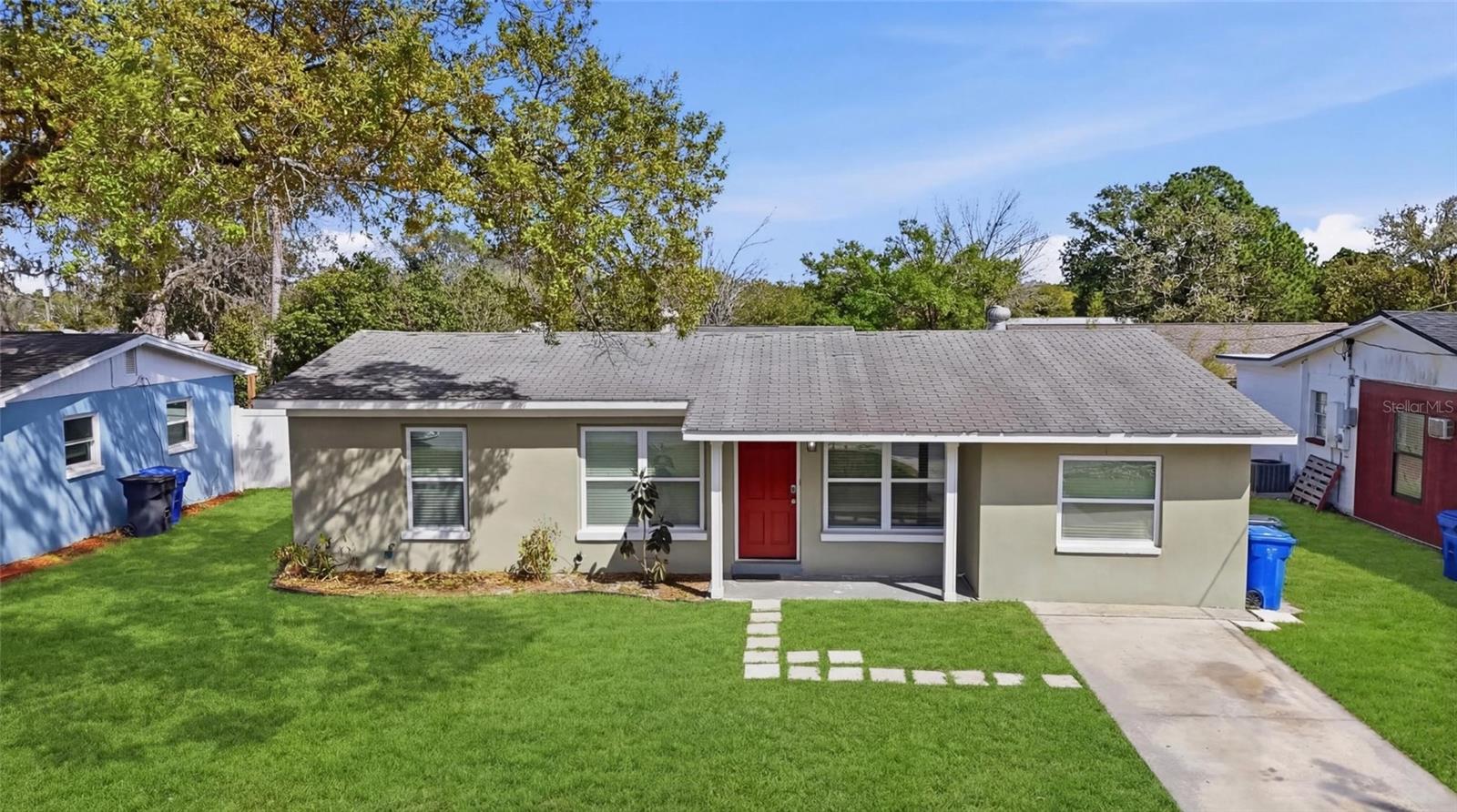 8609 CHINABERRY DR, Tampa FL 33637