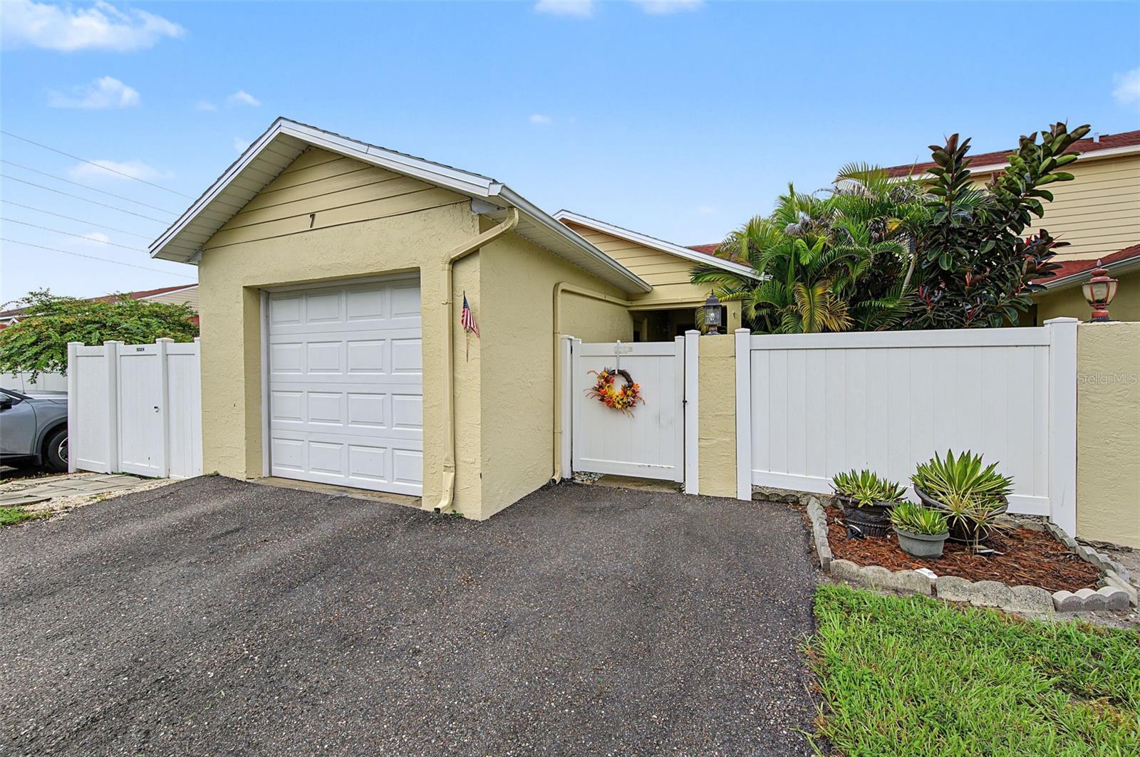 2771 SUMMERDALE DR #7, Clearwater FL 33761