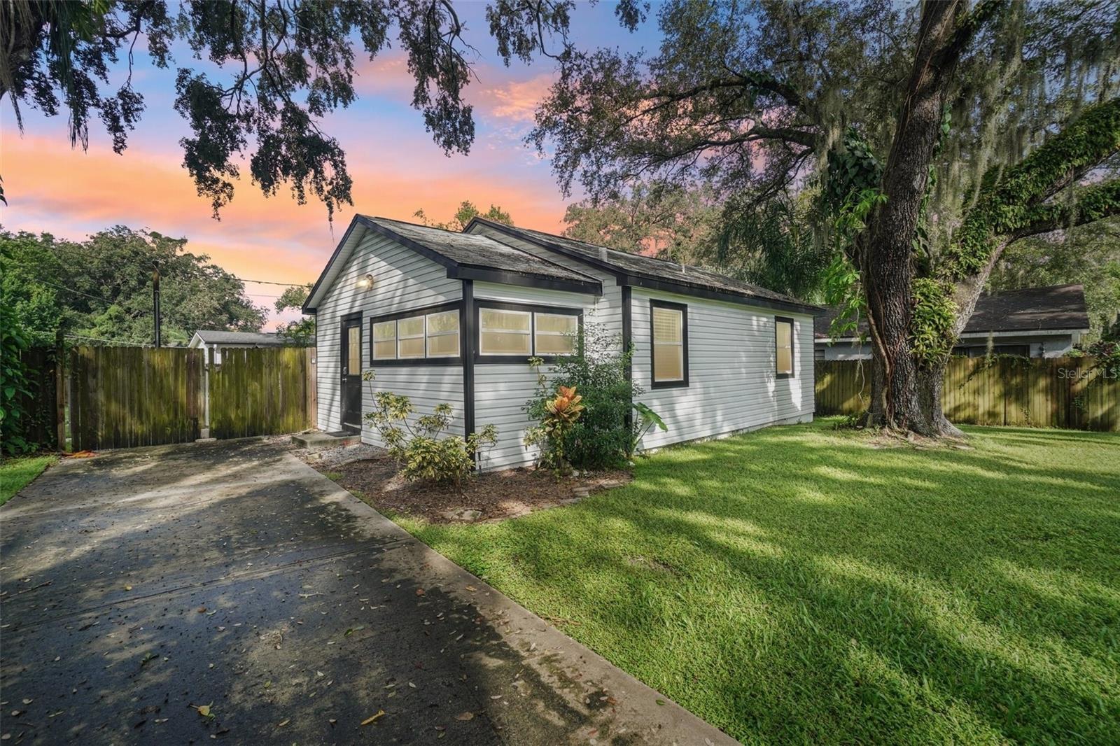 6806 N 17TH ST, Tampa FL 33610