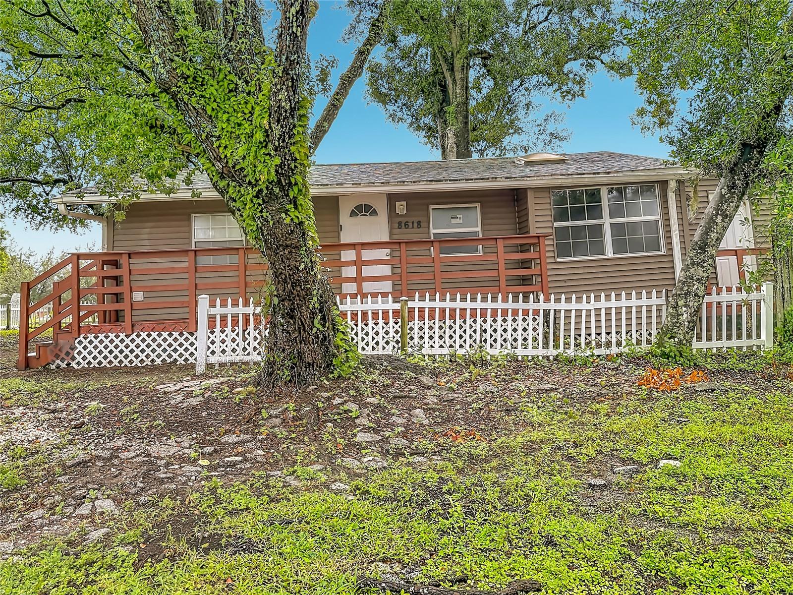 8618 20TH ST, Tampa FL 33619