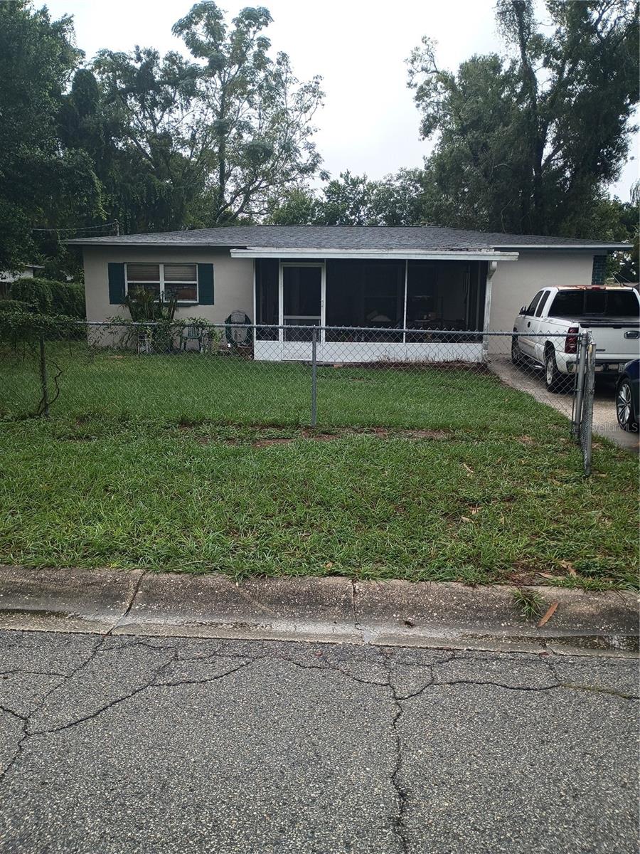 7017 TAMARACK DR, Tampa FL 33637