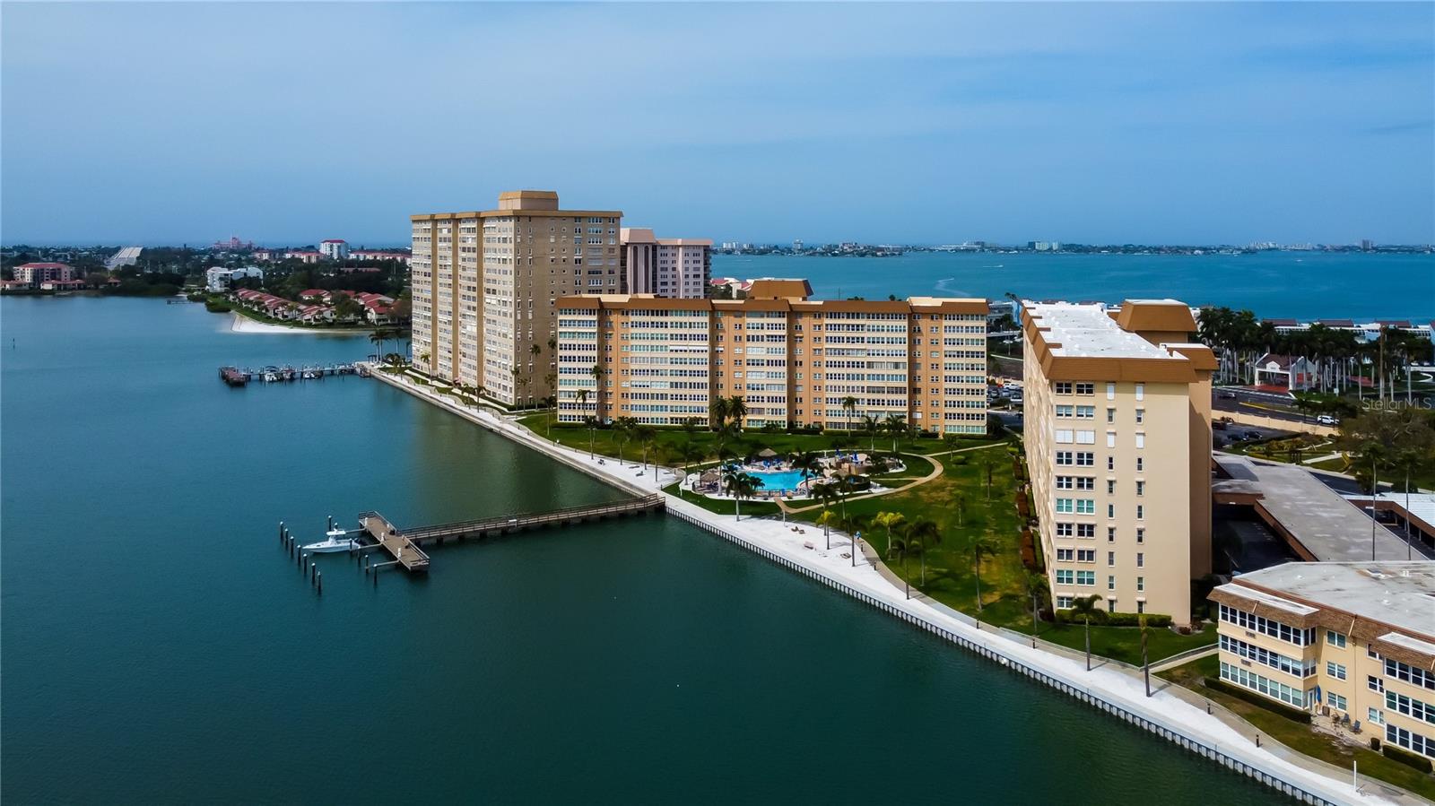 5200 BRITTANY DR S #606, St Petersburg FL 33715